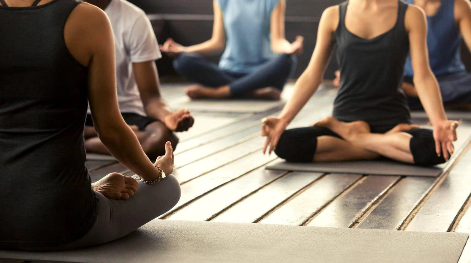Detoxen met Yoga? De Mythen, Feiten en de How to (Not)?